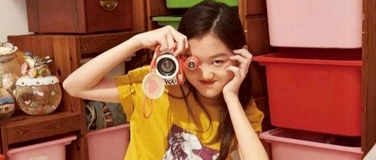 王菲女儿逛街一小时花十万？本人发图否认，网友：没花你家钱