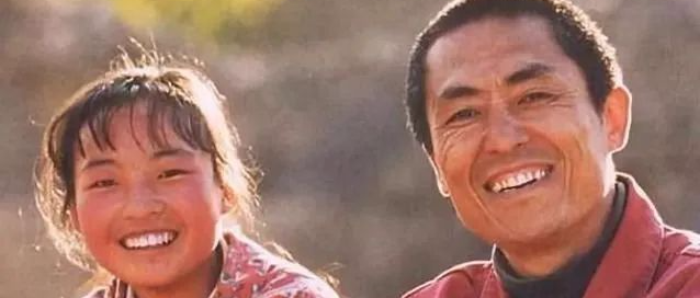 她被誉为“最土谋女郎”，因为张艺谋一句话，退出了演艺圈