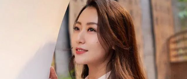 白冰在综艺中听到后来泪崩，谈起自己的离婚真相