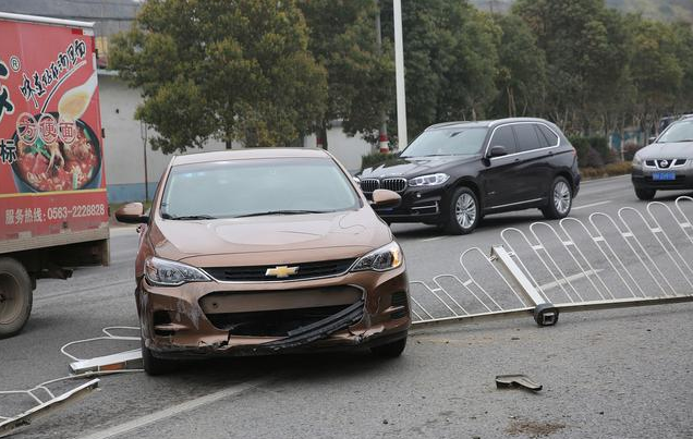 教您十大安全驾驶技巧 避免大部分交通事故