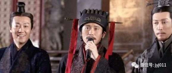 他是国家一级演员，结婚26年从不沾花惹草，老婆却是我们熟悉的她